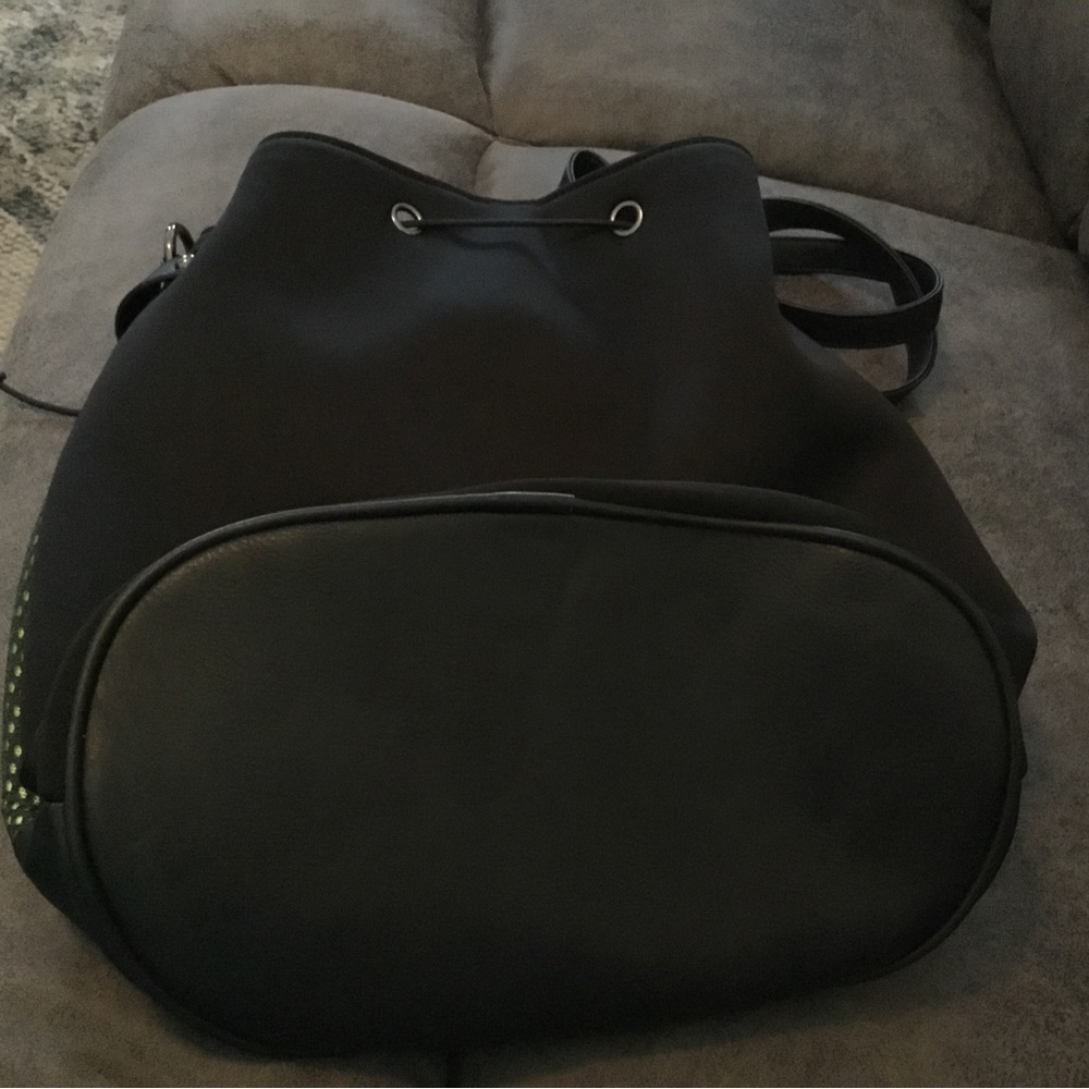 Bucket Bag - Picture 2 of 3